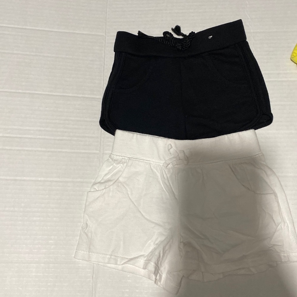 Set of 2 toddler girl shorts black and white size 2T